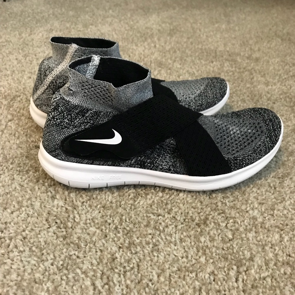 WOMEN'S NIKE FREE RN MOTION FLYKNIT 2017